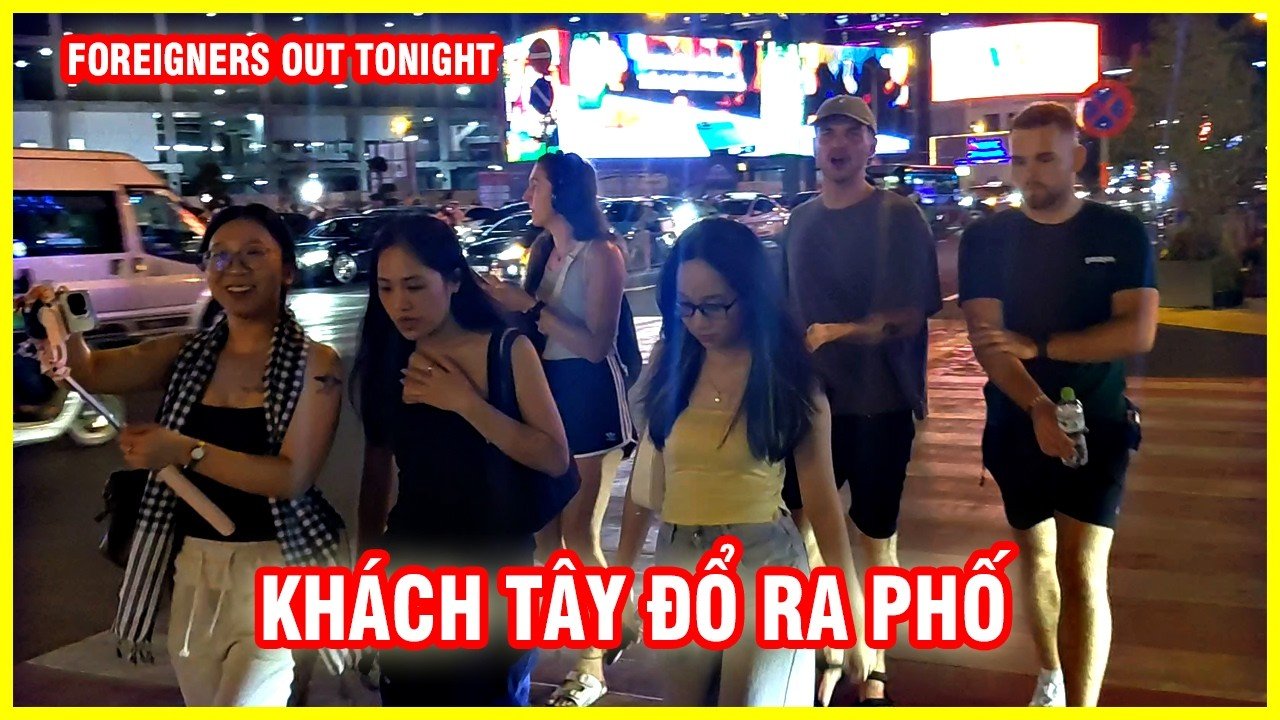 Khách du lịch nước ngoài dạo phố đêm sài gòn 1 Maxresdefault 34